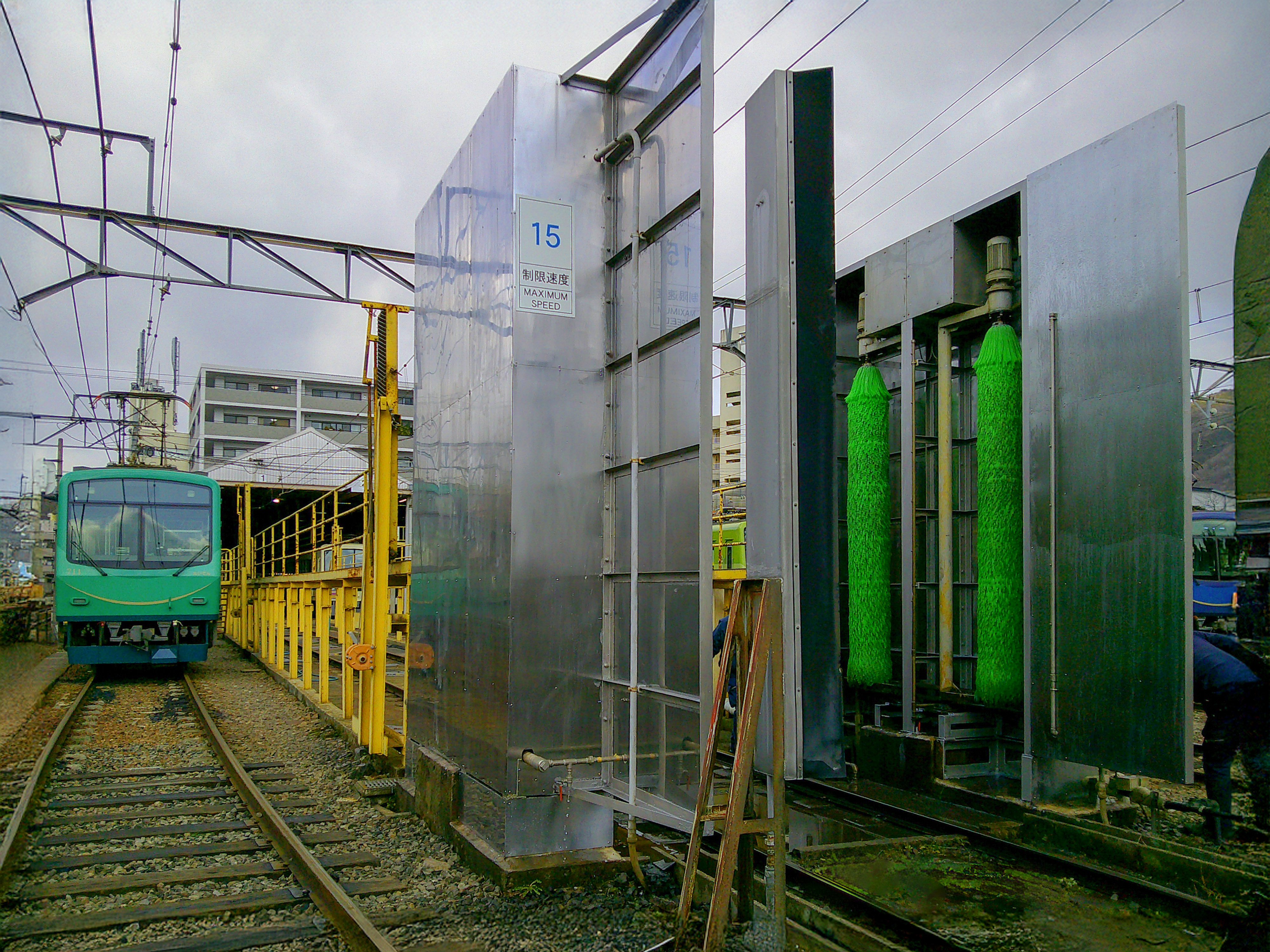 洗車機囲い枠の張替え